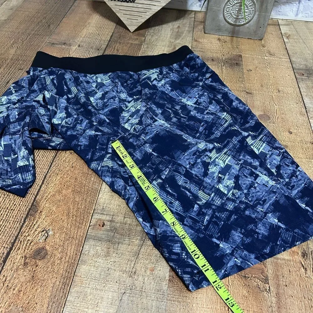 Lululemon Core Shorts Mens Size L Unlined 11” Stretch City Sights Caspian